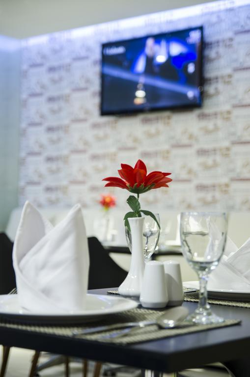 The Life Hotels City Center Surabaya Exterior foto