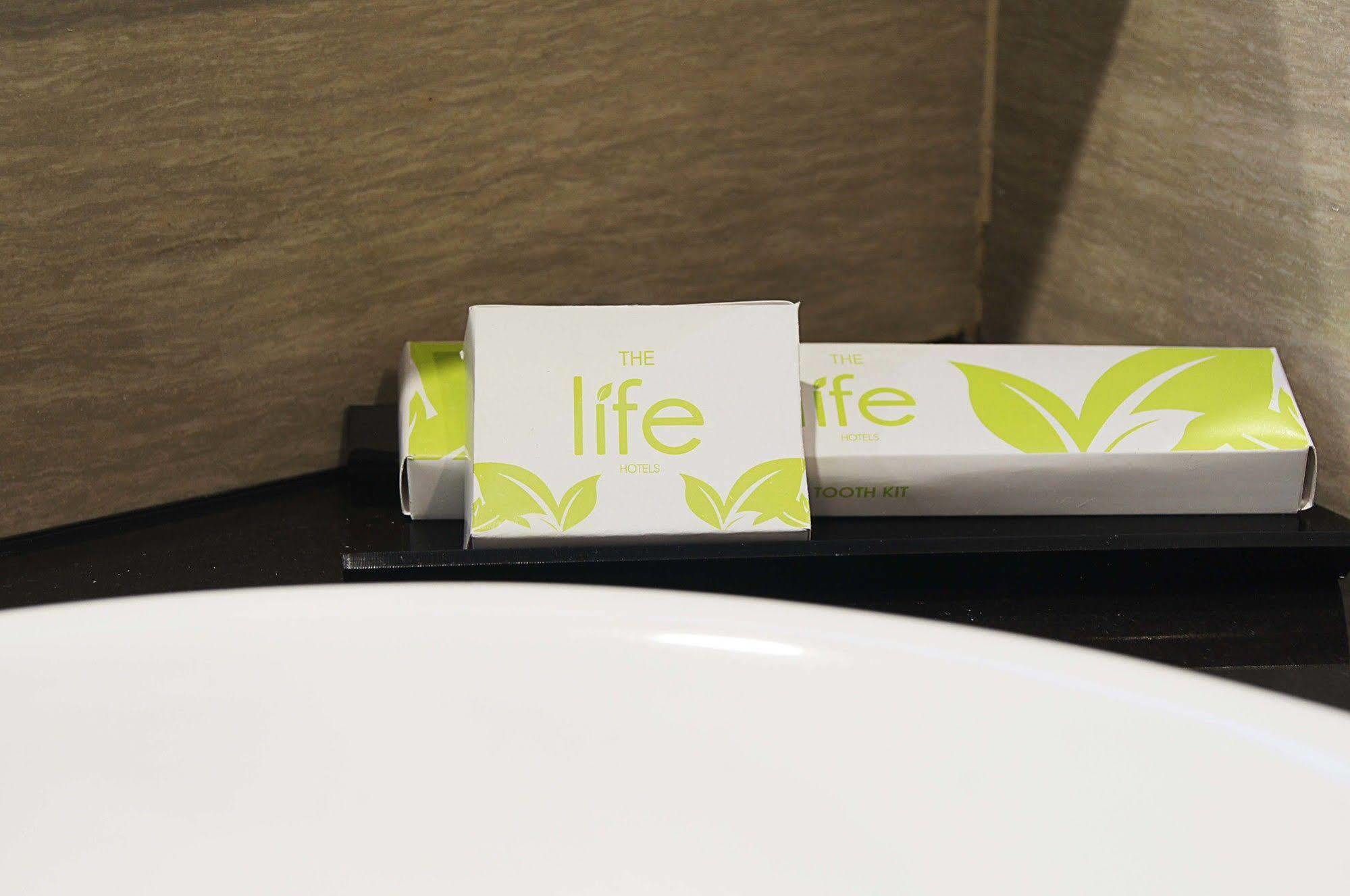 The Life Hotels City Center Surabaya Exterior foto