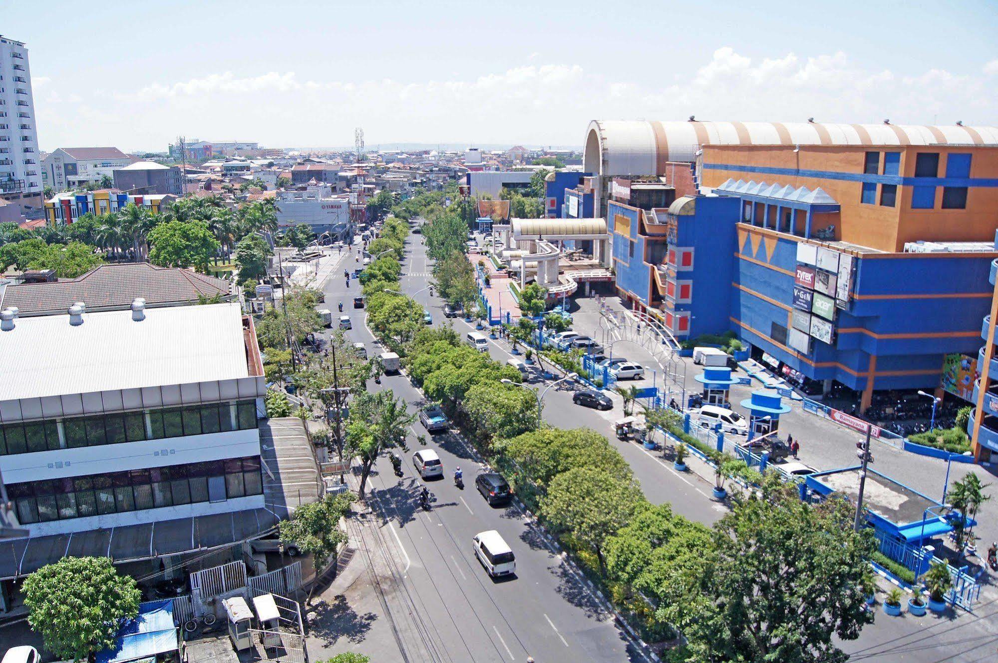 The Life Hotels City Center Surabaya Exterior foto