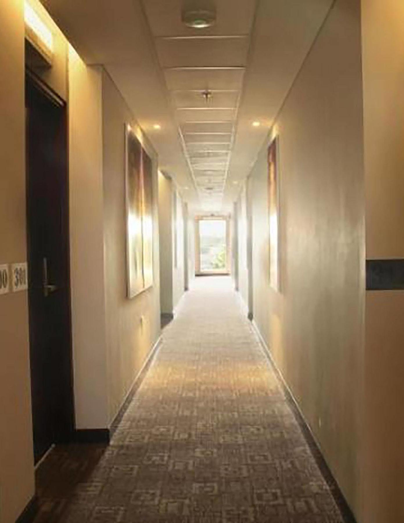 The Life Hotels City Center Surabaya Exterior foto